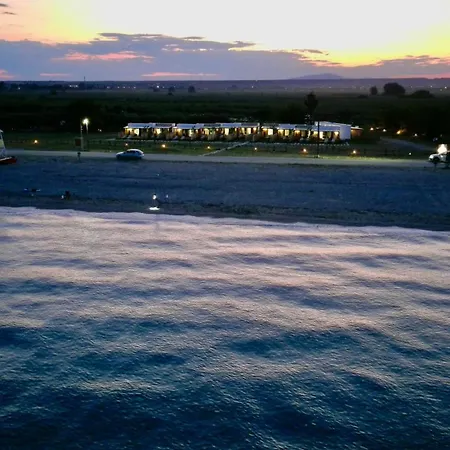 Almond Beachfront - Kalyves Halkidiki Apartmán *